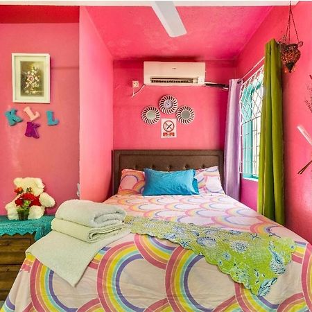 Colorful Private Room Oasis Montego Bay Ngoại thất bức ảnh