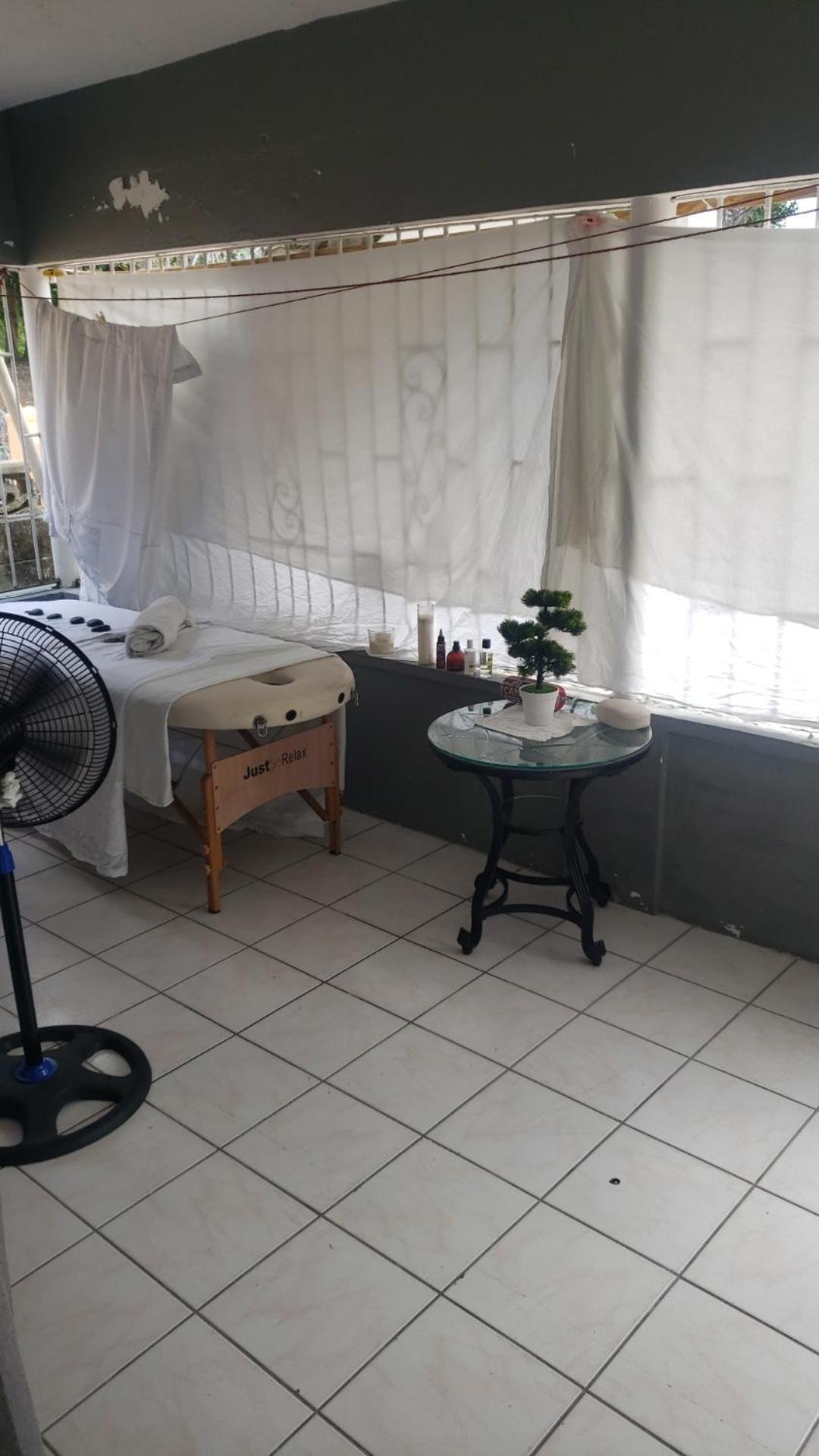 Colorful Private Room Oasis Montego Bay Ngoại thất bức ảnh